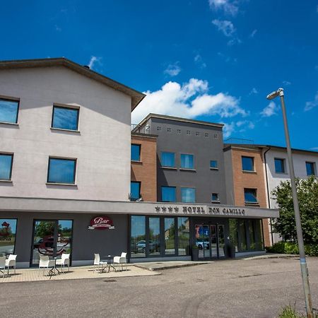 Hotel Don Camillo Брешело Екстериор снимка