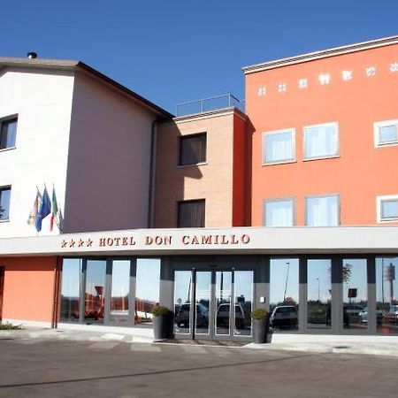 Hotel Don Camillo Брешело Екстериор снимка