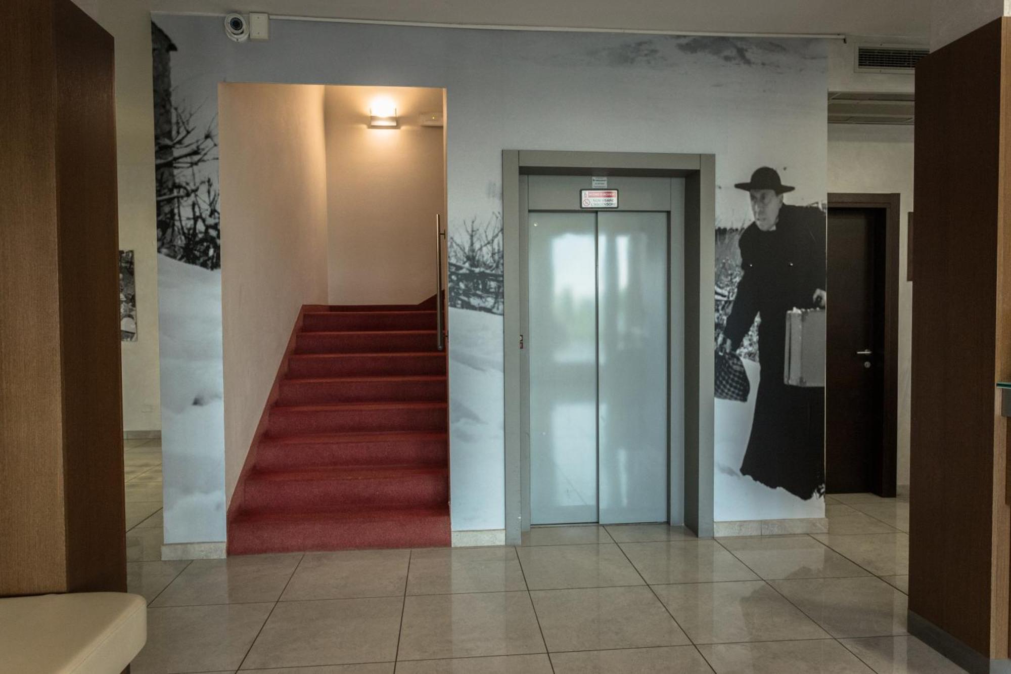Hotel Don Camillo Брешело Екстериор снимка